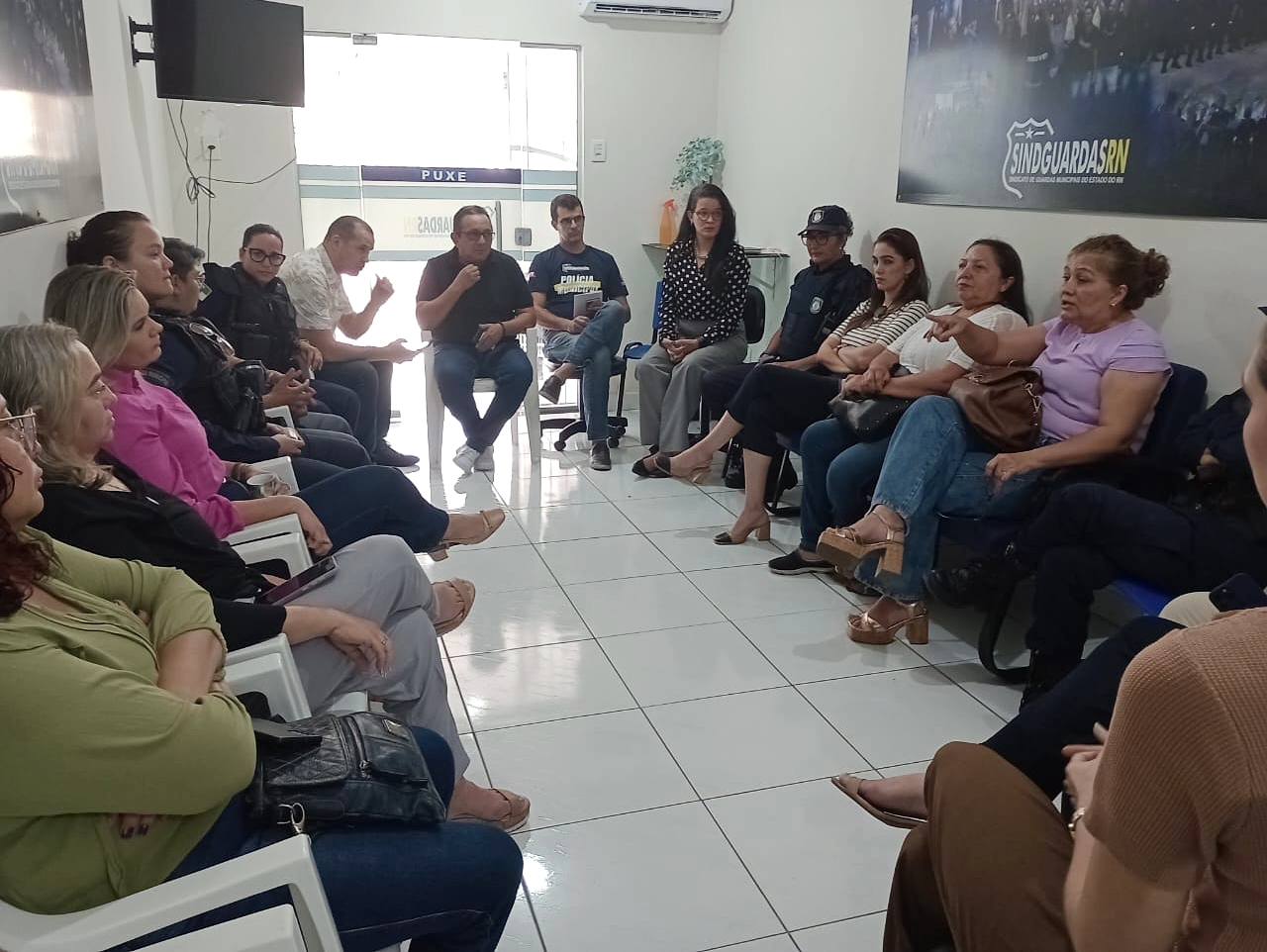 DIREITOS E RESPEITO: Sindguardas/RN realiza reunião com mulheres da Guarda Municipal de Natal