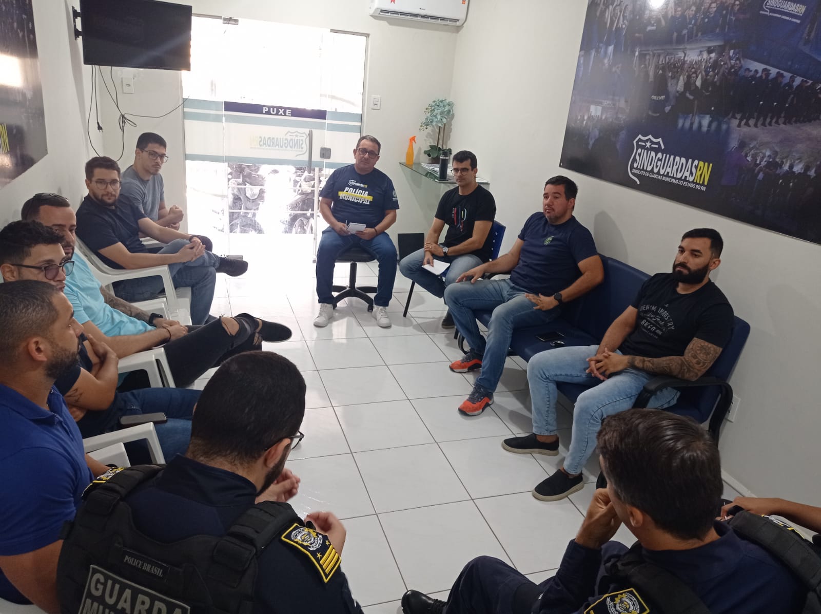 Sindguardas/RN realiza reunião com GMs e com concursados da Guarda Municipal de Parnamirim