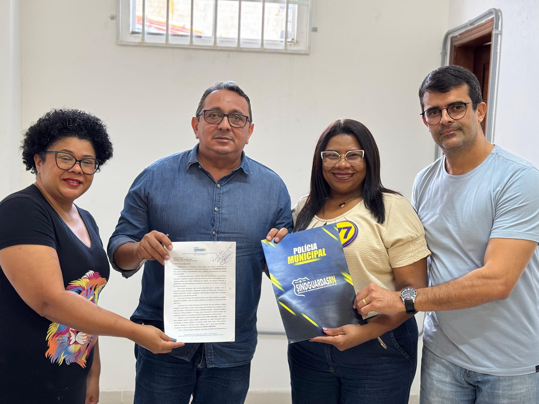 Parnamirim: Sindguardas/RN entrega Carta Compromisso à candidata Nilda